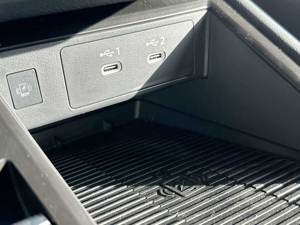 Certified 2025 Nissan Kicks SR image 16