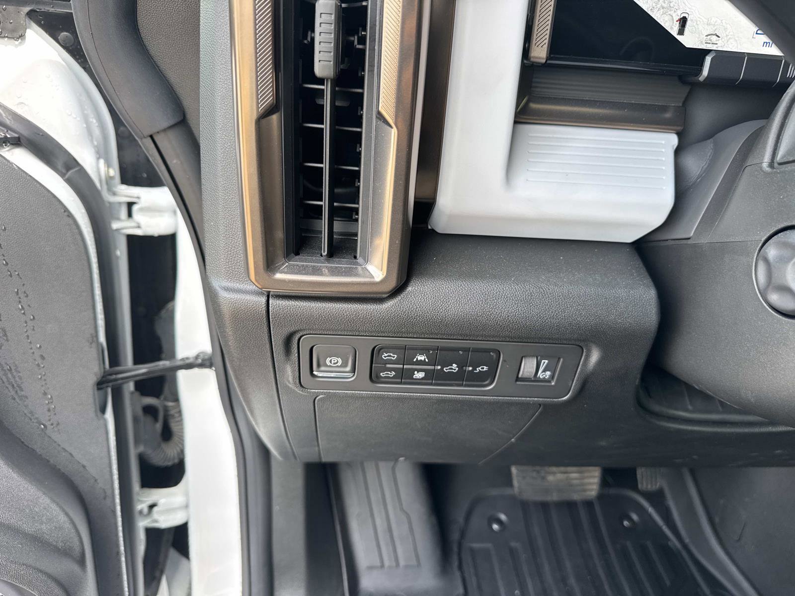 Used 2025 GMC Hummer EV 3X AWD/4WD image 34
