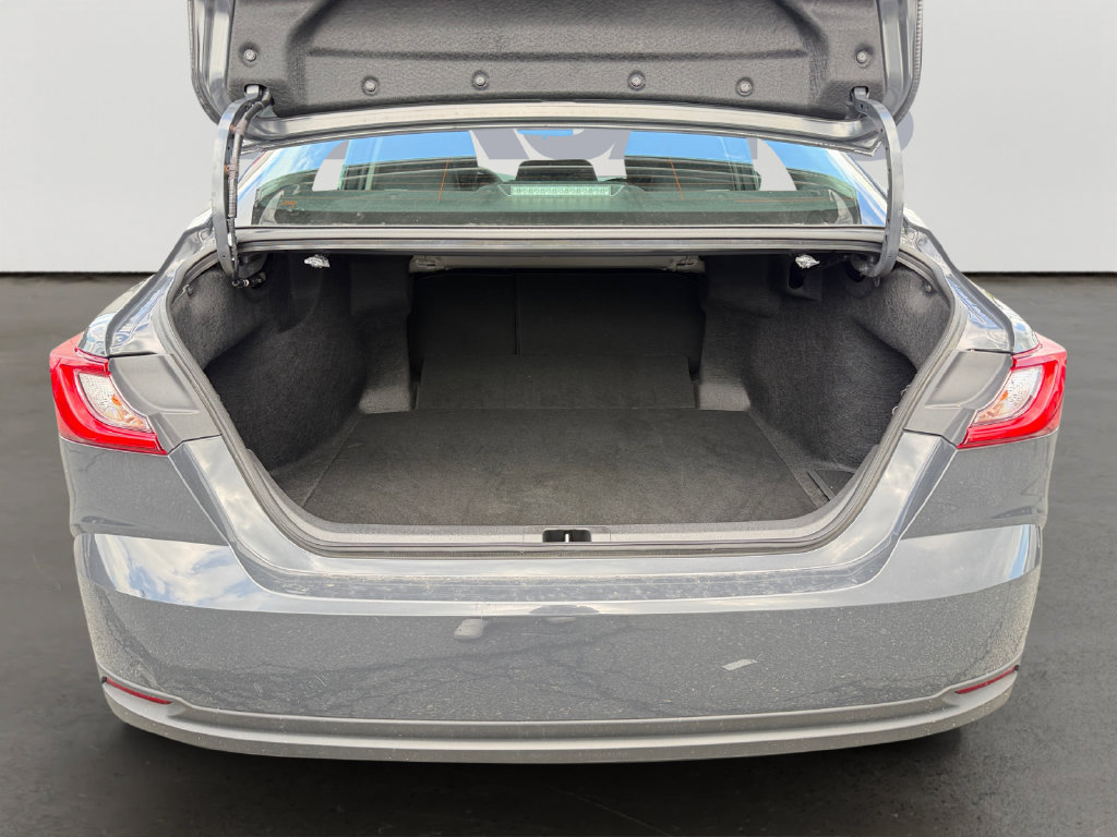 Used 2025 Toyota Camry LE FWD image 11