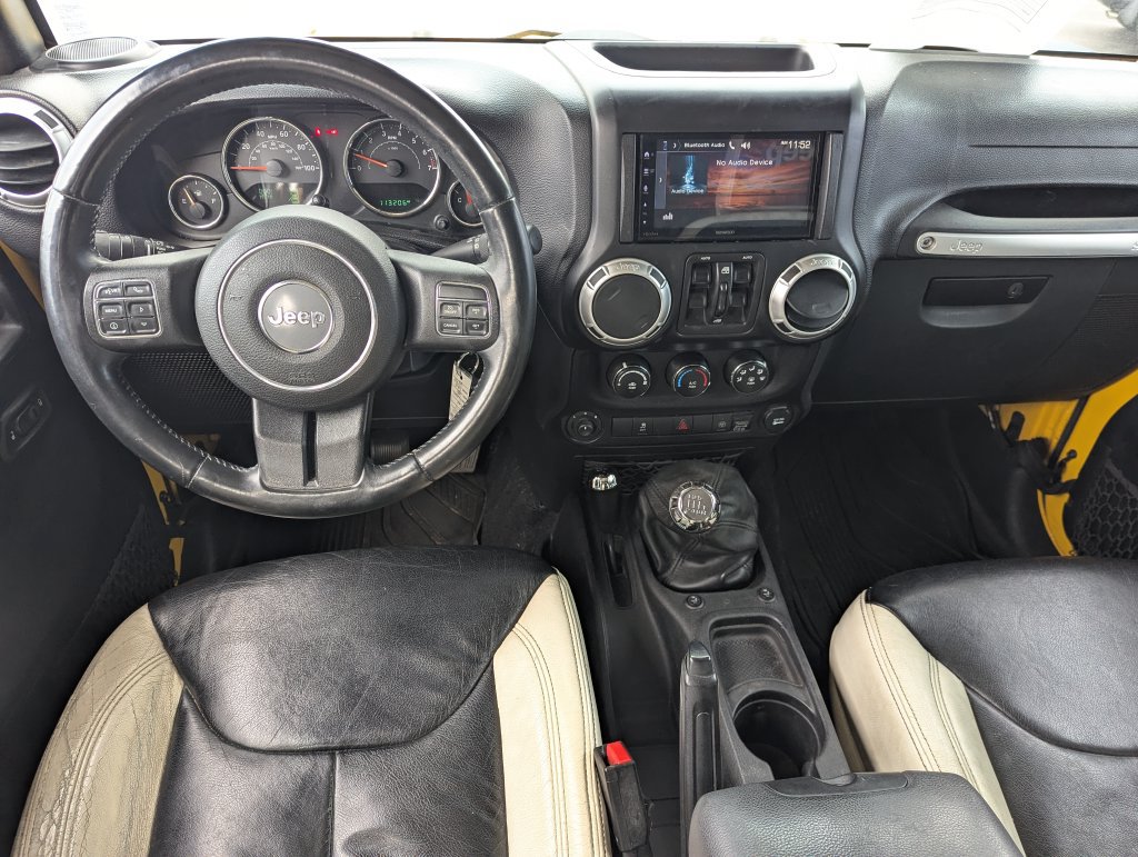 Used 2015 Jeep Wrangler Unlimited Sahara w/ Connectivity Group AWD/4WD image 27