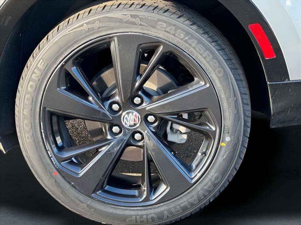 Used 2023 Buick Envision Preferred image 12