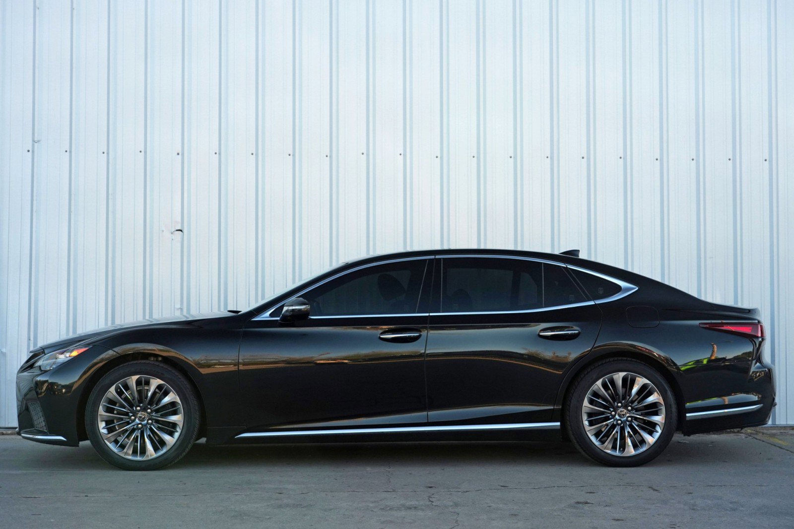 Used 2021 Lexus LS 500 w/ Cold Weather Package (CK) RWD image 9