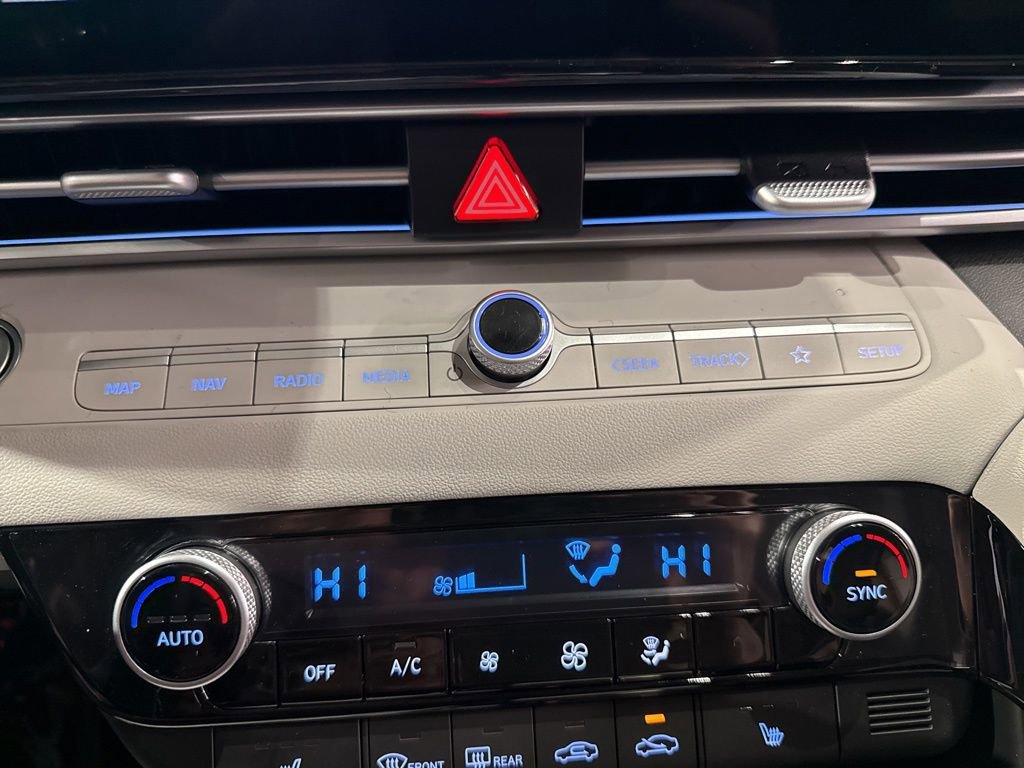New 2026 Hyundai Elantra Limited FWD image 18