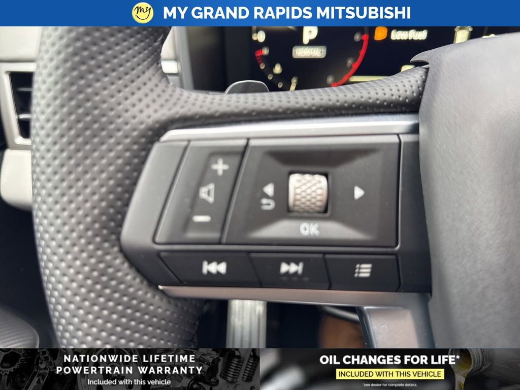 New 2026 Mitsubishi Outlander SEL image 32