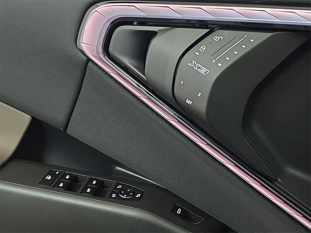 Used 2025 BMW X3 xDrive30i w/ Premium Package image 29