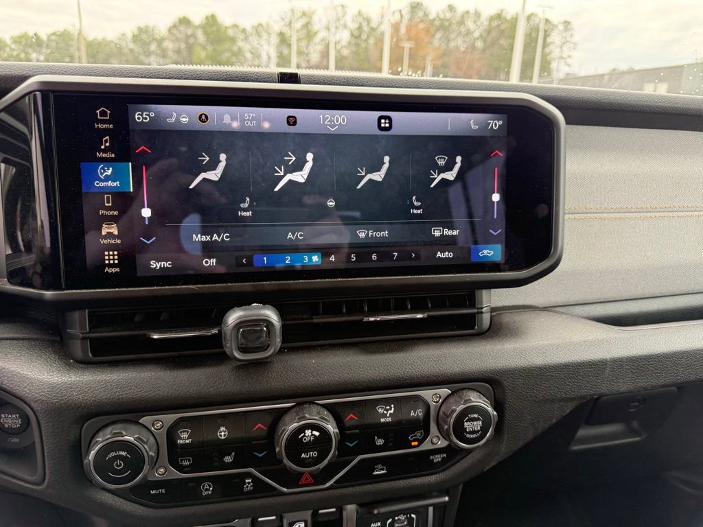 Used 2024 Jeep Gladiator Sport image 18