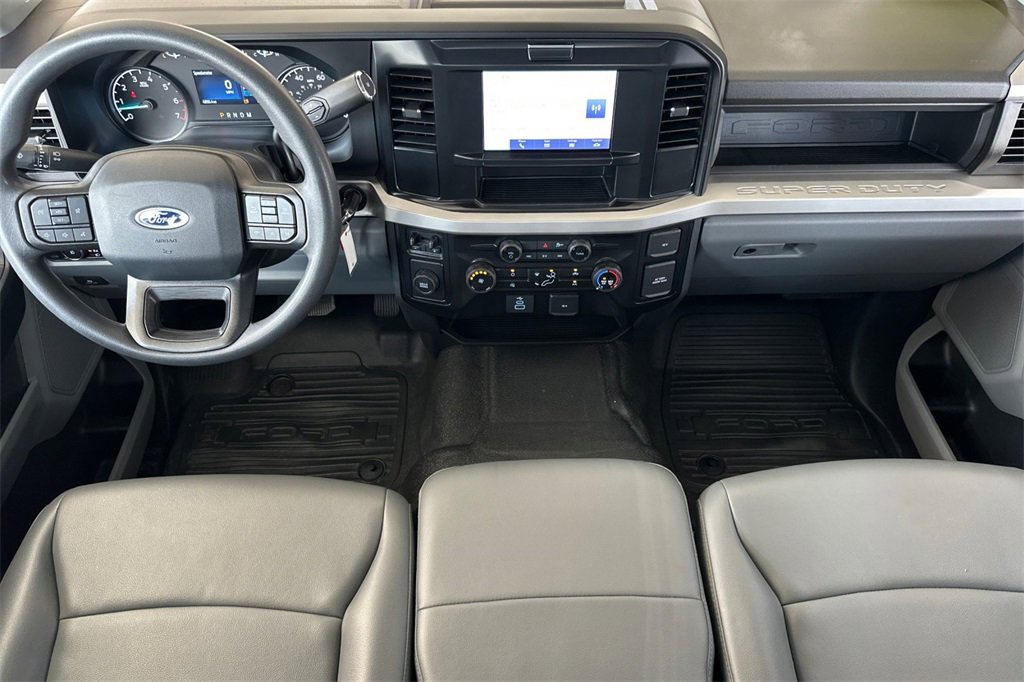 Used 2025 Ford F250 XL w/ XL Chrome Package image 13