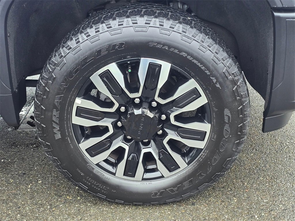 Used 2024 GMC Sierra 3500 Denali Ultimate image 9