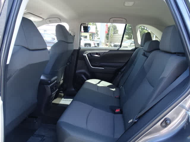 Used 2024 Toyota RAV4 XLE FWD image 22