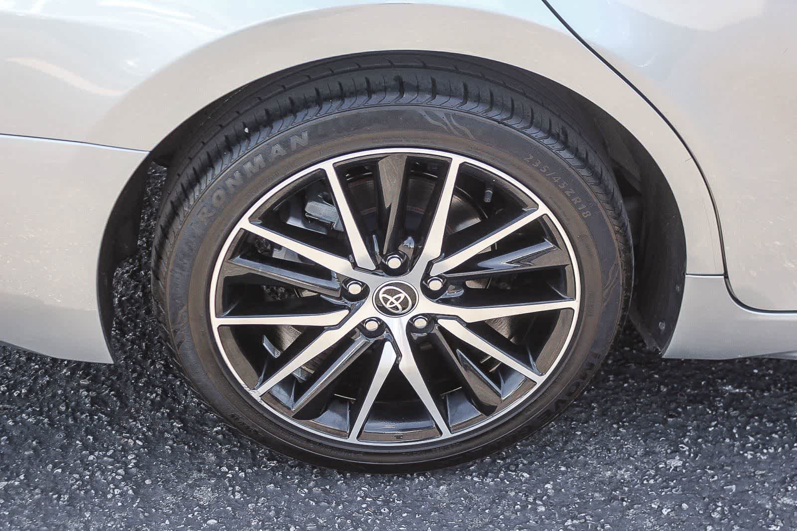 Used 2023 Toyota Camry SE FWD image 11