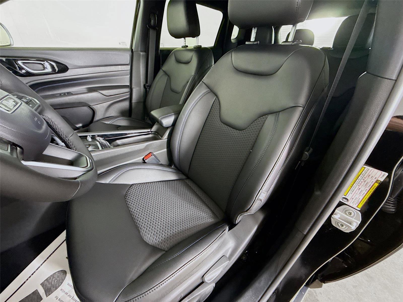 New 2026 Jeep Compass Latitude image 21