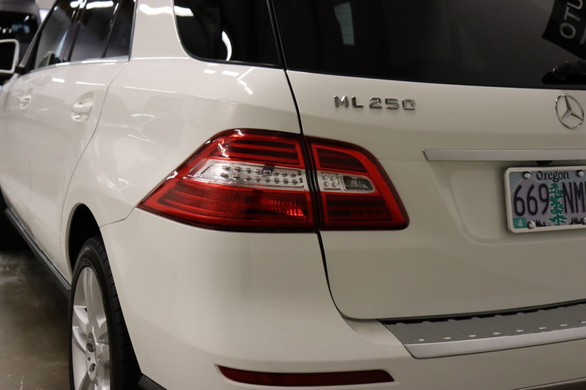 Used 2015 Mercedes-Benz ML 250 BlueTEC 4MATIC image 37