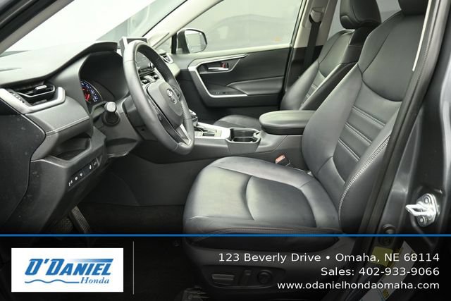 Used 2020 Toyota RAV4 XLE Premium AWD/4WD image 25