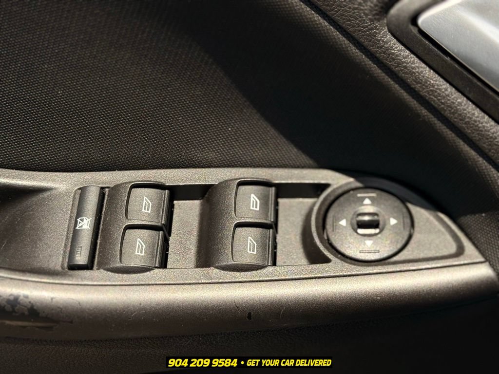 Used 2018 Ford Focus SEL FWD image 13
