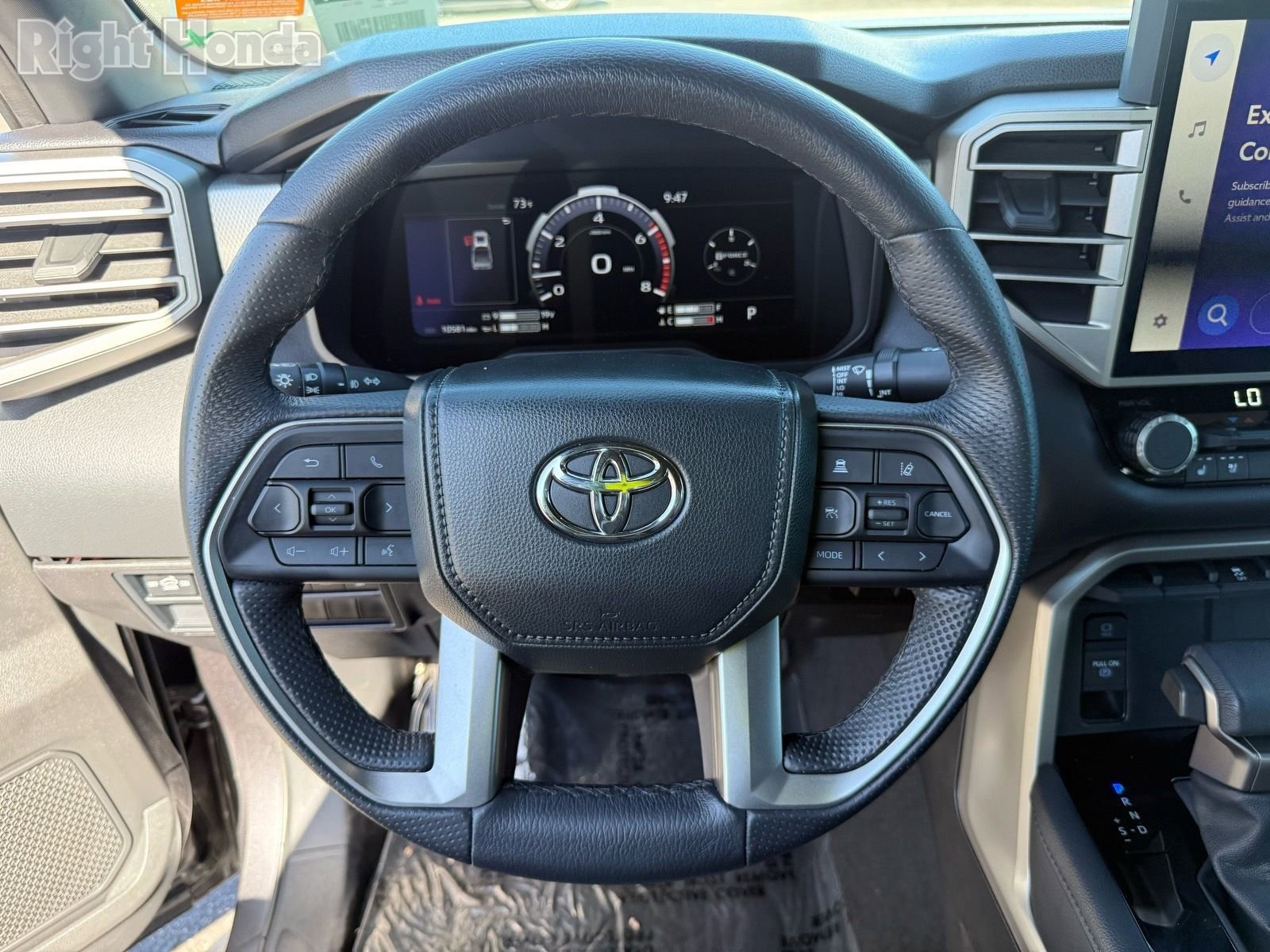 Used 2025 Toyota Tundra Limited AWD/4WD image 16