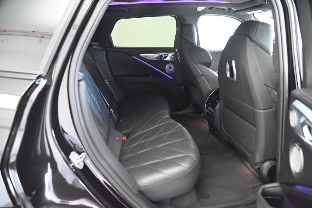 Used 2023 BMW XM AWD/4WD image 16