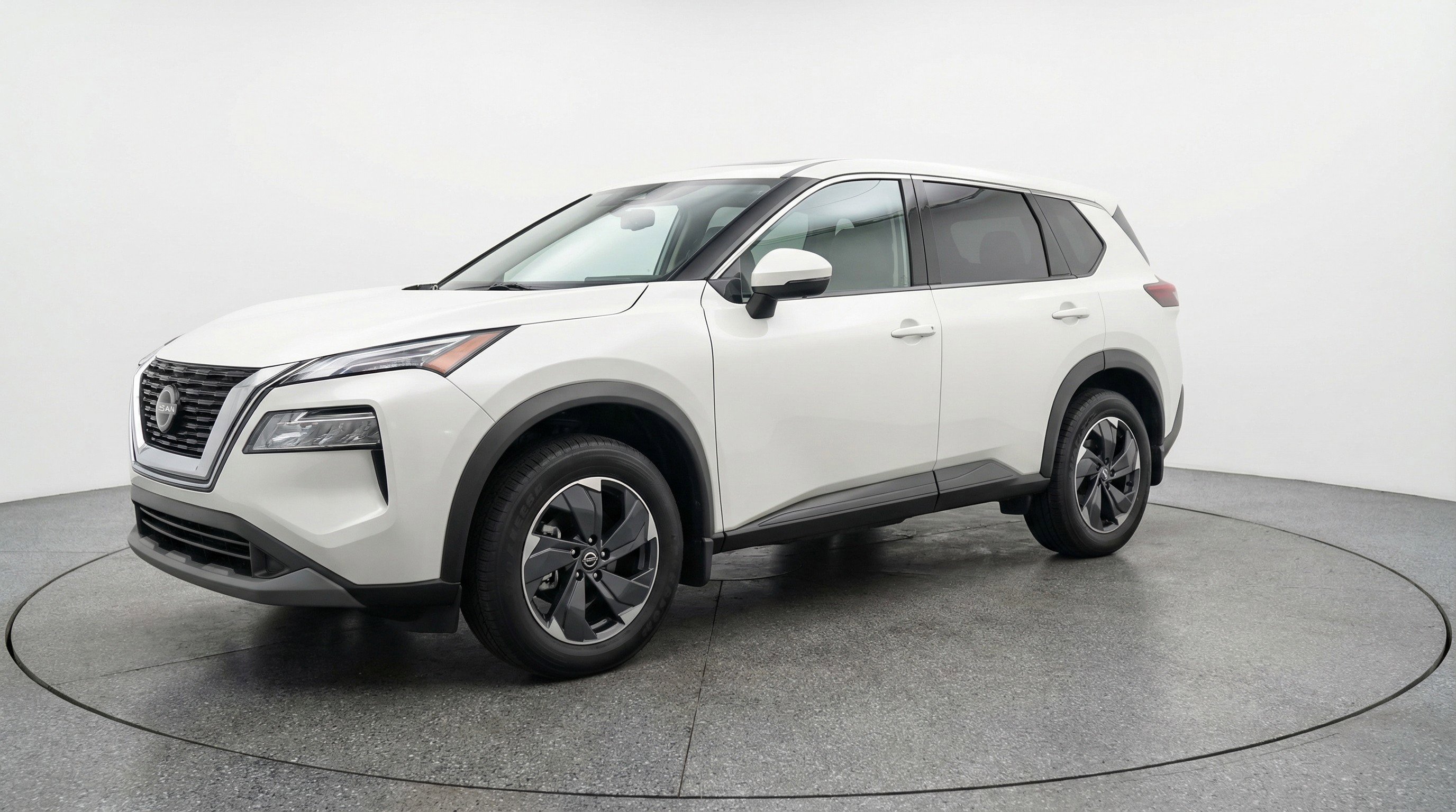 Used 2025 Nissan Rogue SV image 3