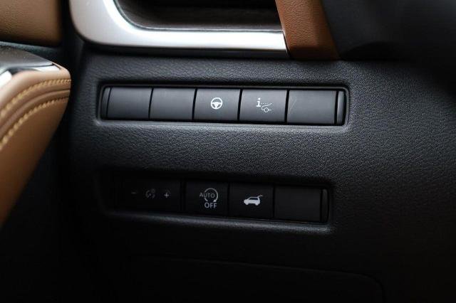 Certified 2025 Nissan Rogue Platinum w/ Platinum Premium Package image 22