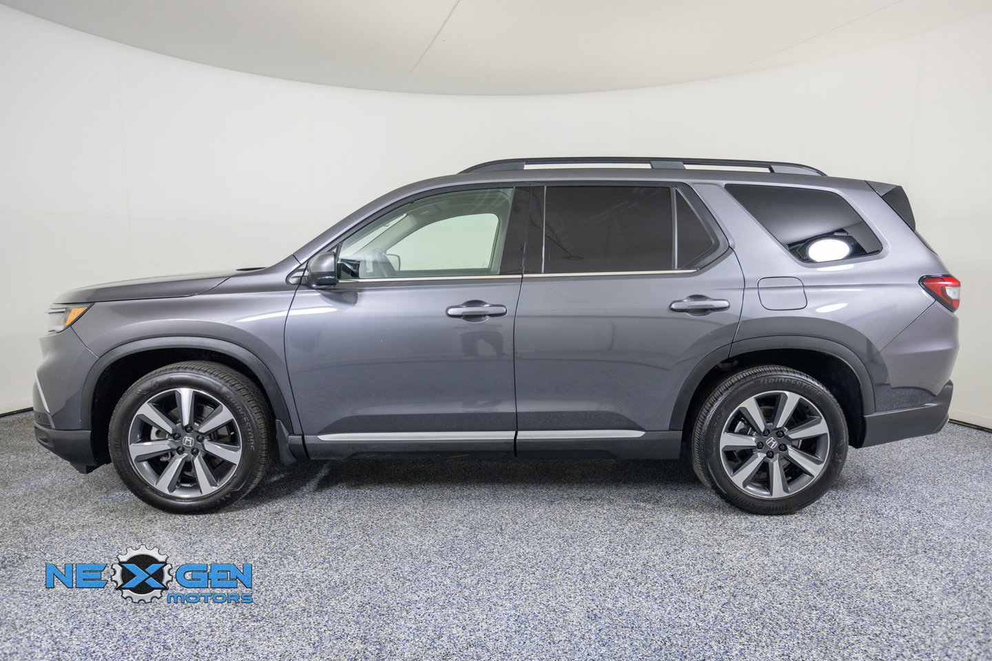 Used 2025 Honda Pilot Touring image 5