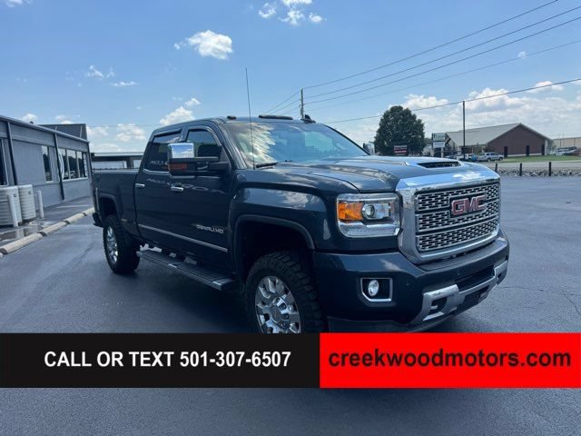 Used 2019 GMC Sierra 2500 Denali w/ Duramax Plus Package AWD/4WD image 2