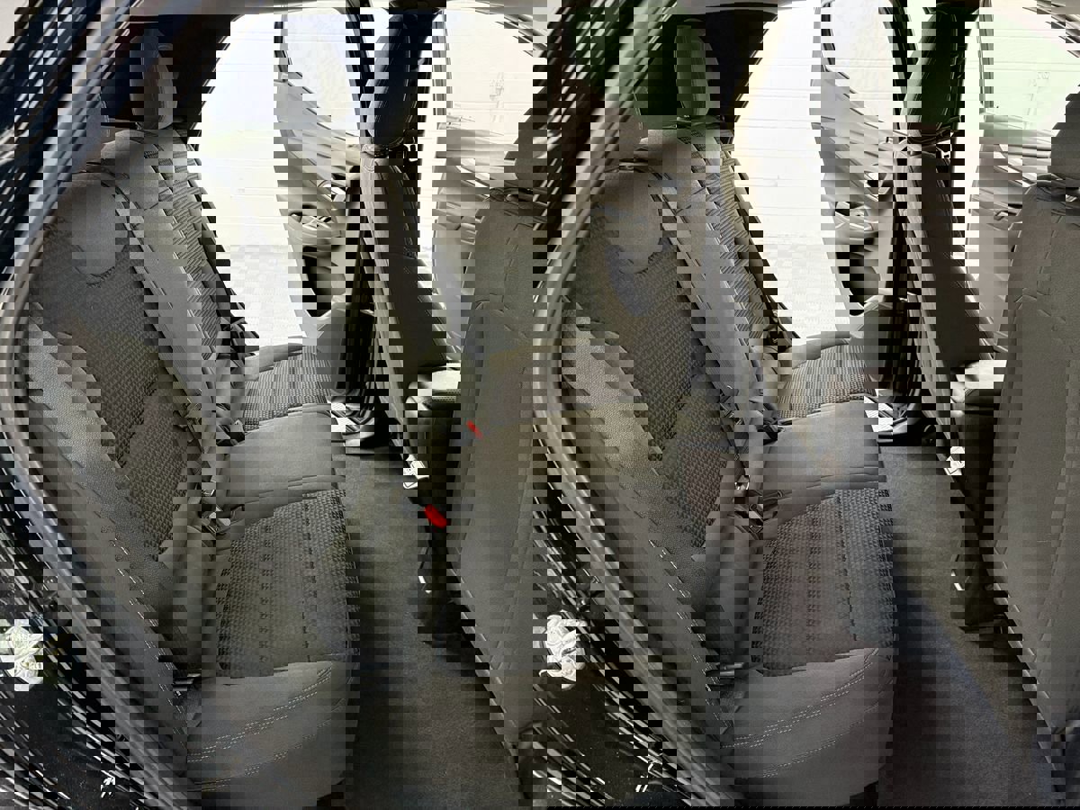 Used 2023 Chevrolet Bolt EUV LT image 13