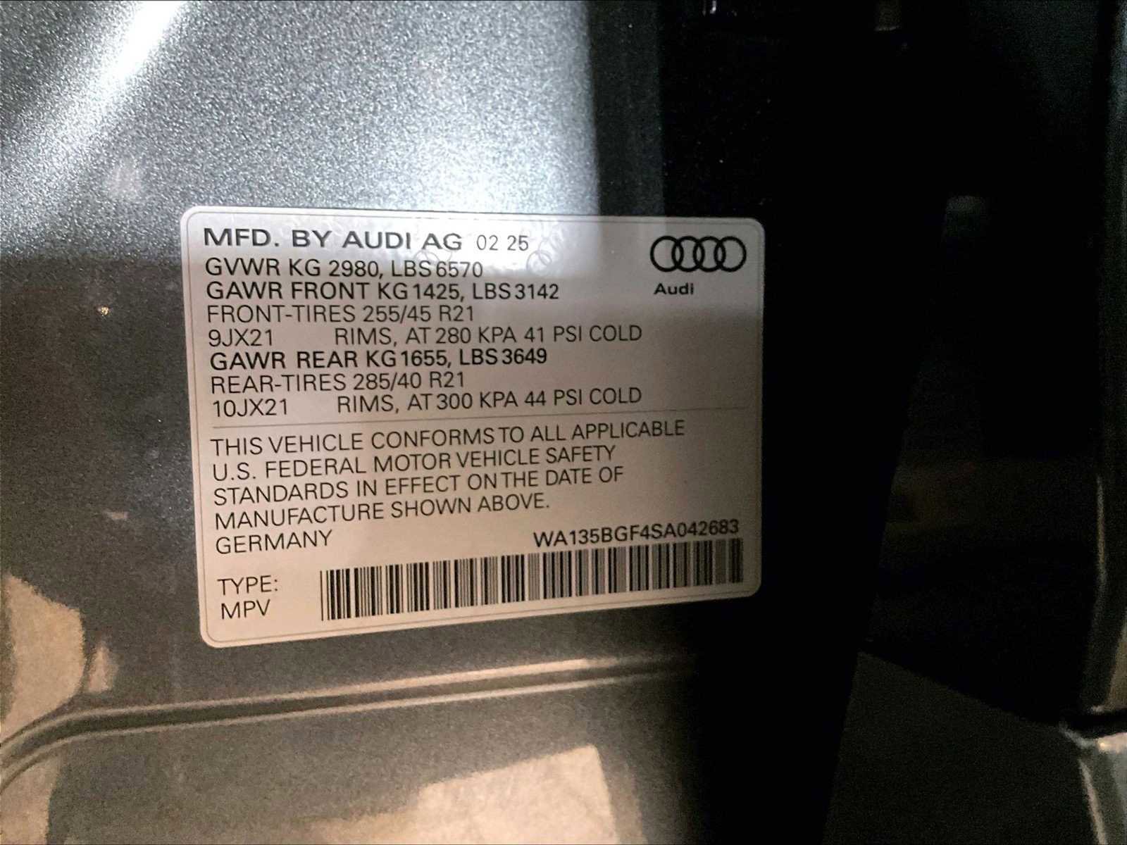 Used 2025 Audi SQ6 e-tron Prestige w/ 21" Black Optic Wheel Package AWD/4WD image 36