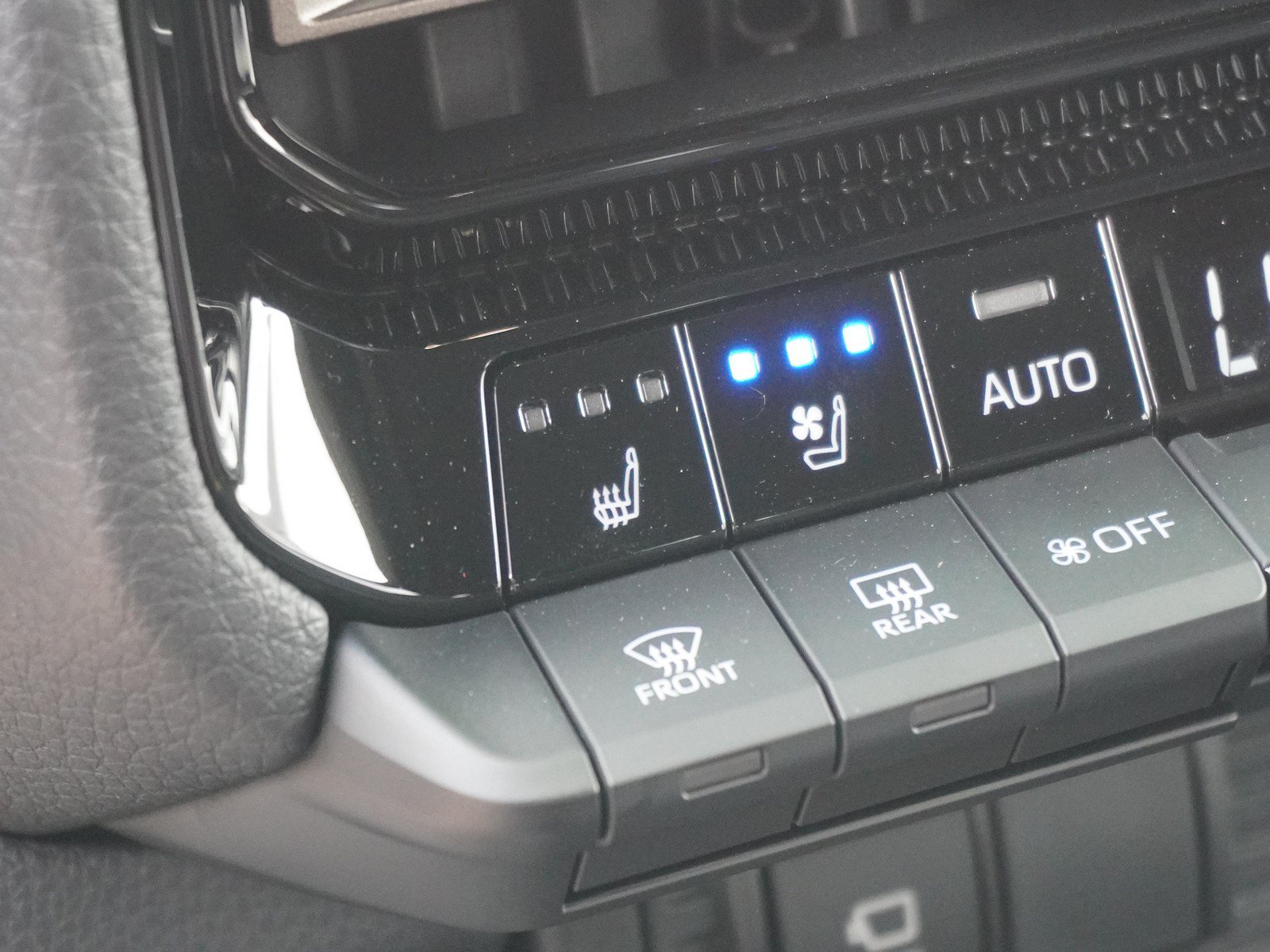 Used 2026 Toyota Land Cruiser w/ Premium Package AWD/4WD image 27