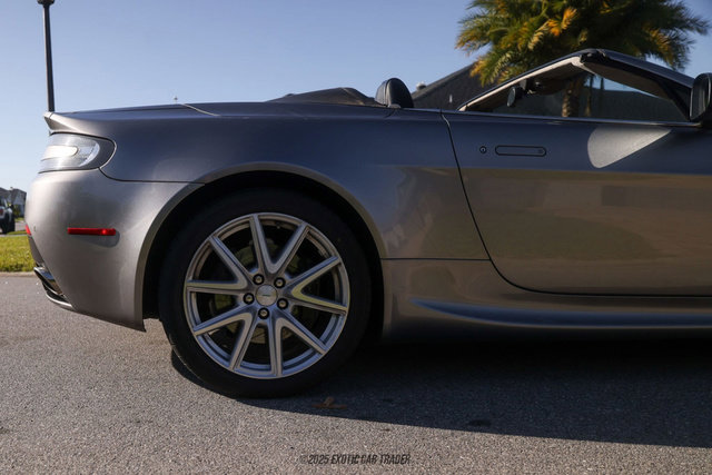 Used 2012 Aston Martin V8 Vantage Roadster image 10