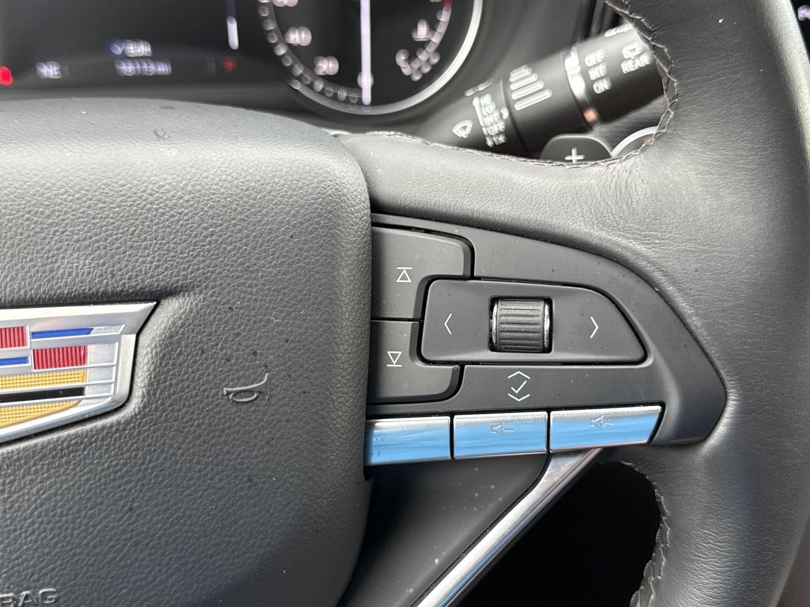 Used 2024 Cadillac XT6 Luxury FWD image 27