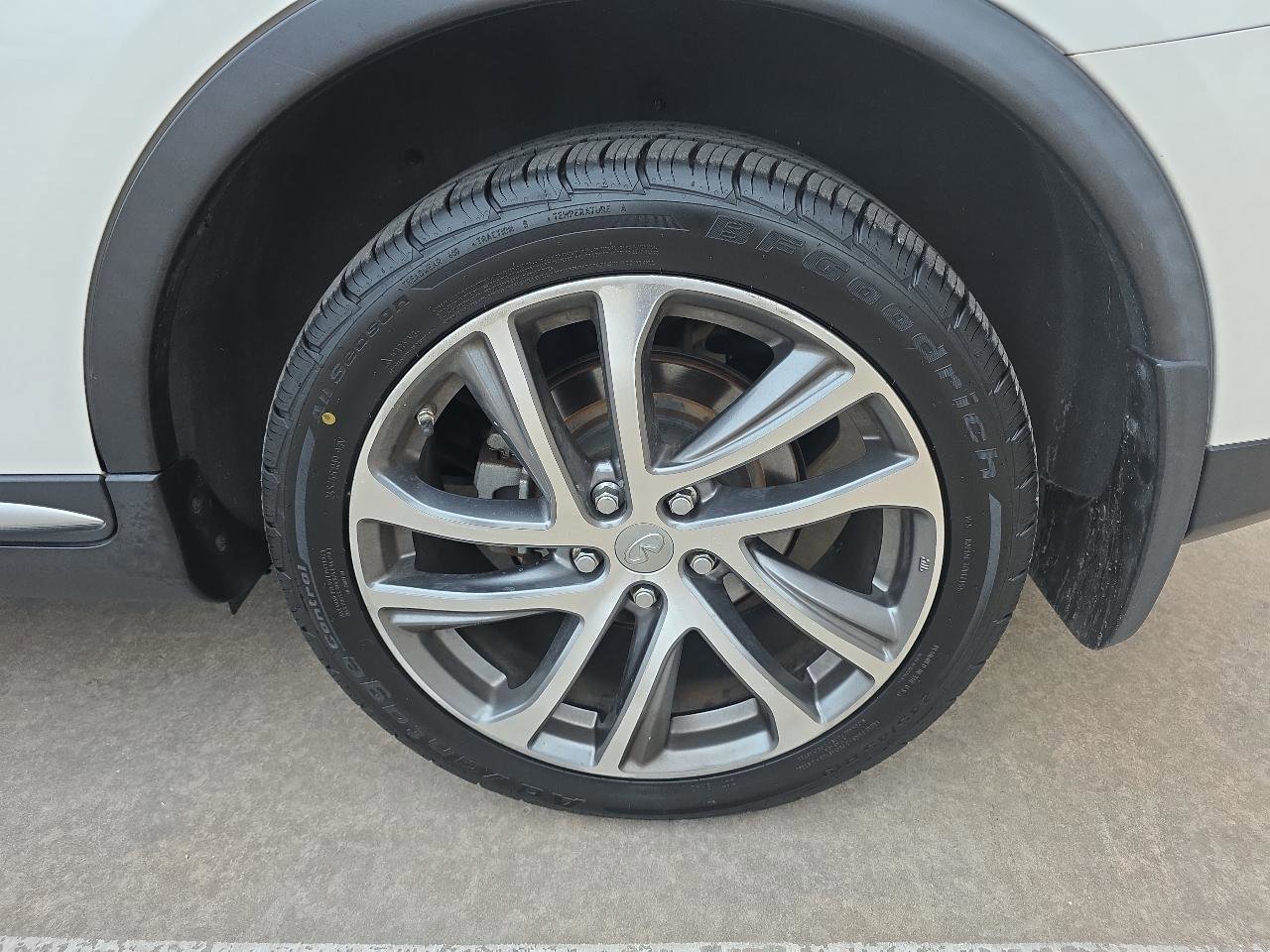 Used 2016 INFINITI QX50 AWD w/ Technology Package image 31