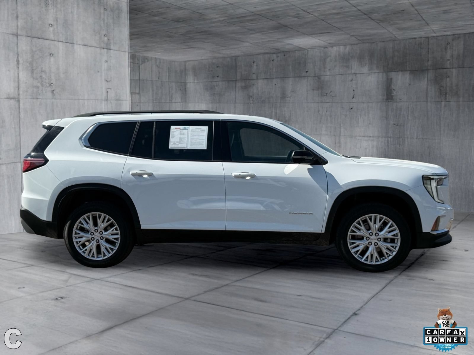 Used 2024 GMC Acadia Elevation FWD image 8