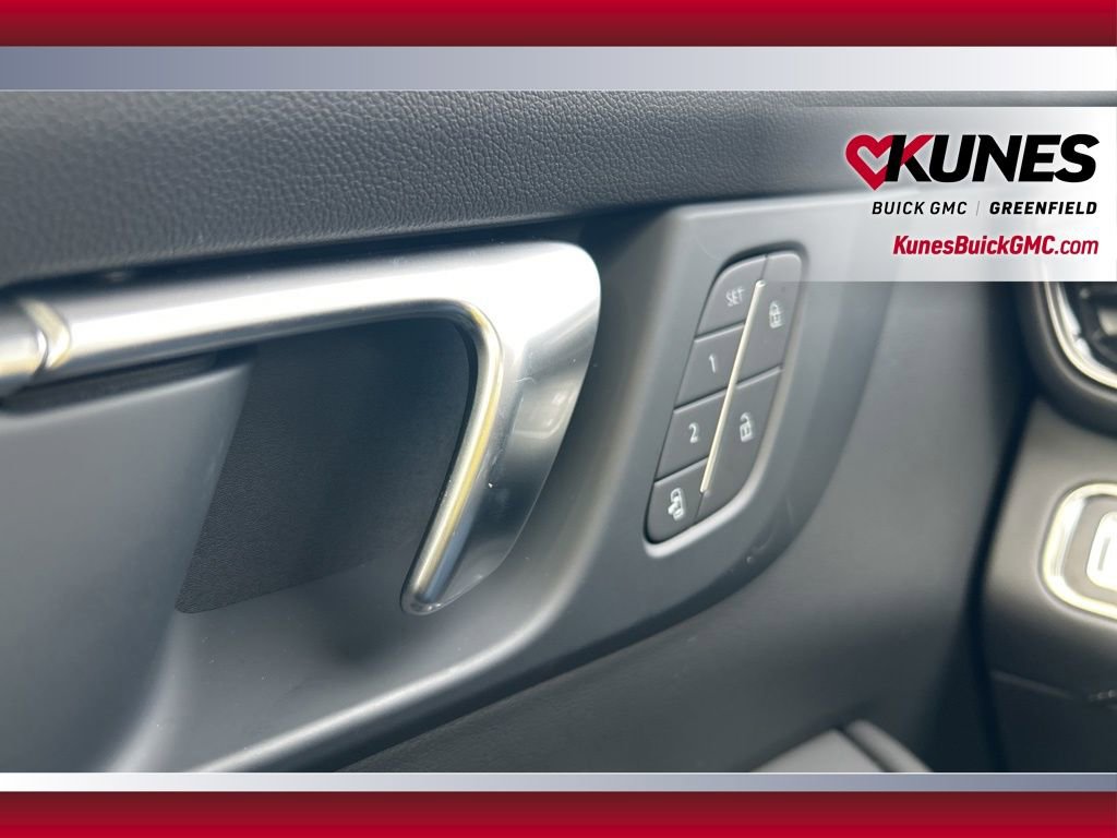 New 2026 Buick Enclave Sport Touring w/ Super Cruise Package image 32