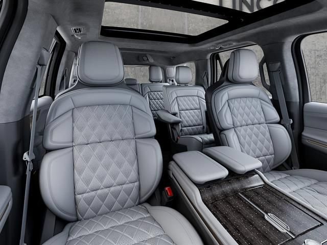 New 2027 Lincoln Navigator Black Label AWD/4WD image 10