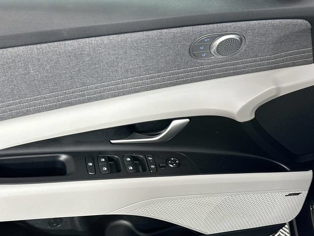 Used 2024 Hyundai Elantra Limited FWD image 27