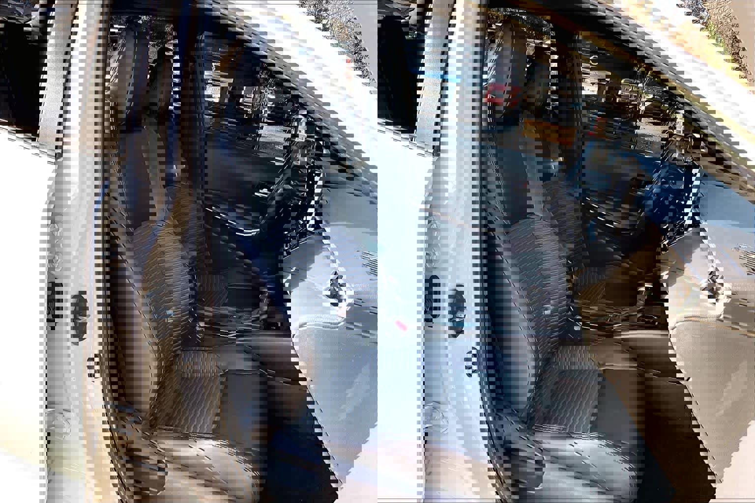 Used 2020 Toyota Corolla XSE image 8