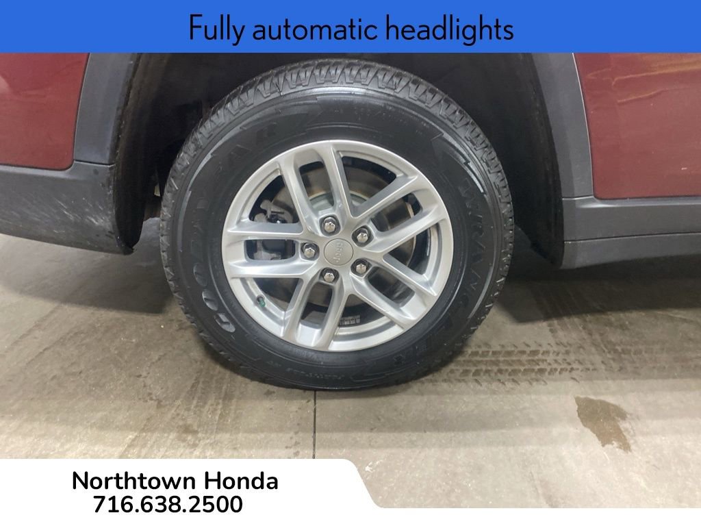 Used 2021 Jeep Grand Cherokee L Laredo w/ Luxury Tech Group I image 13