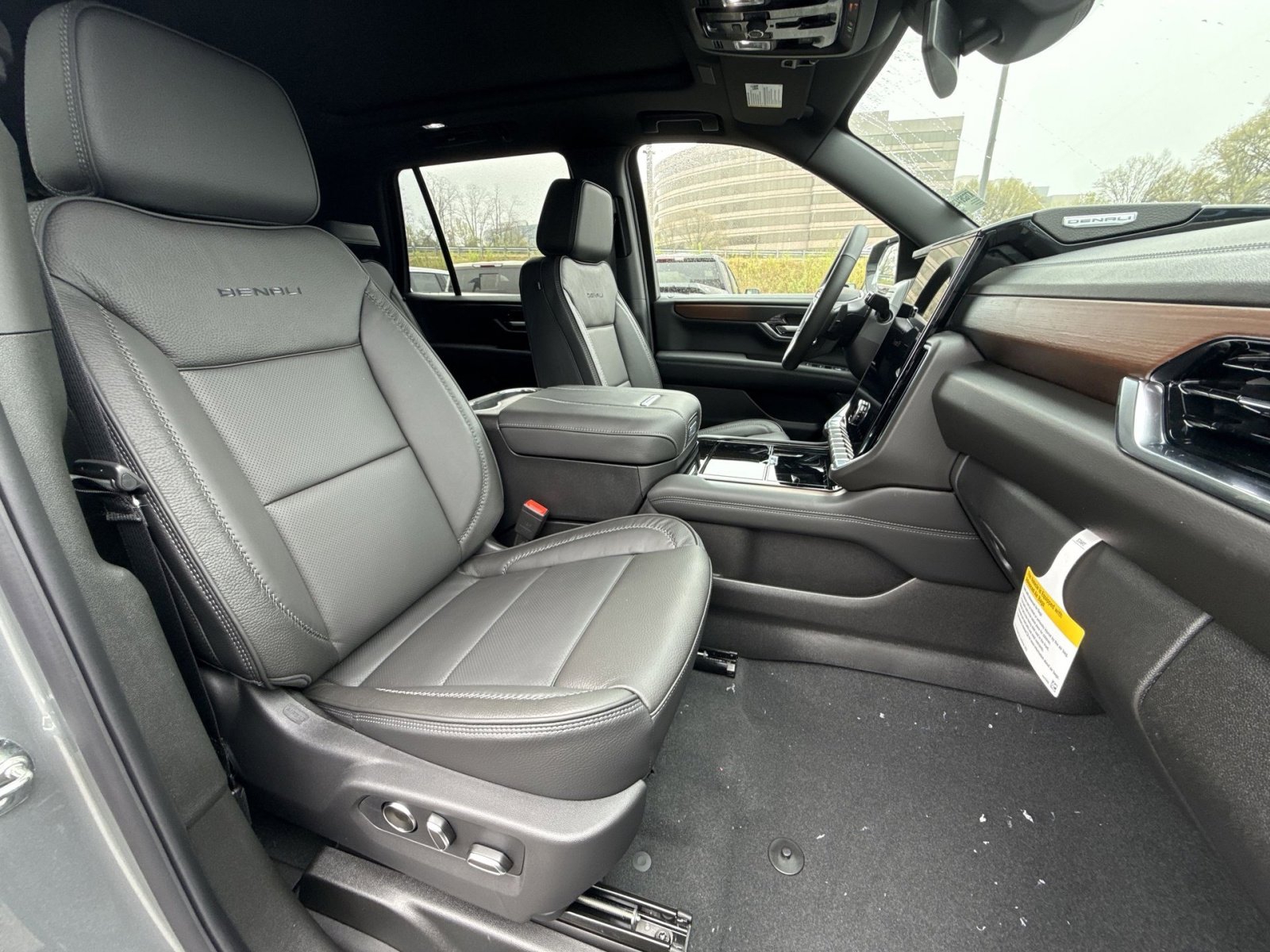 New 2026 GMC Yukon Denali w/ Sun & Power Step Package AWD/4WD image 28