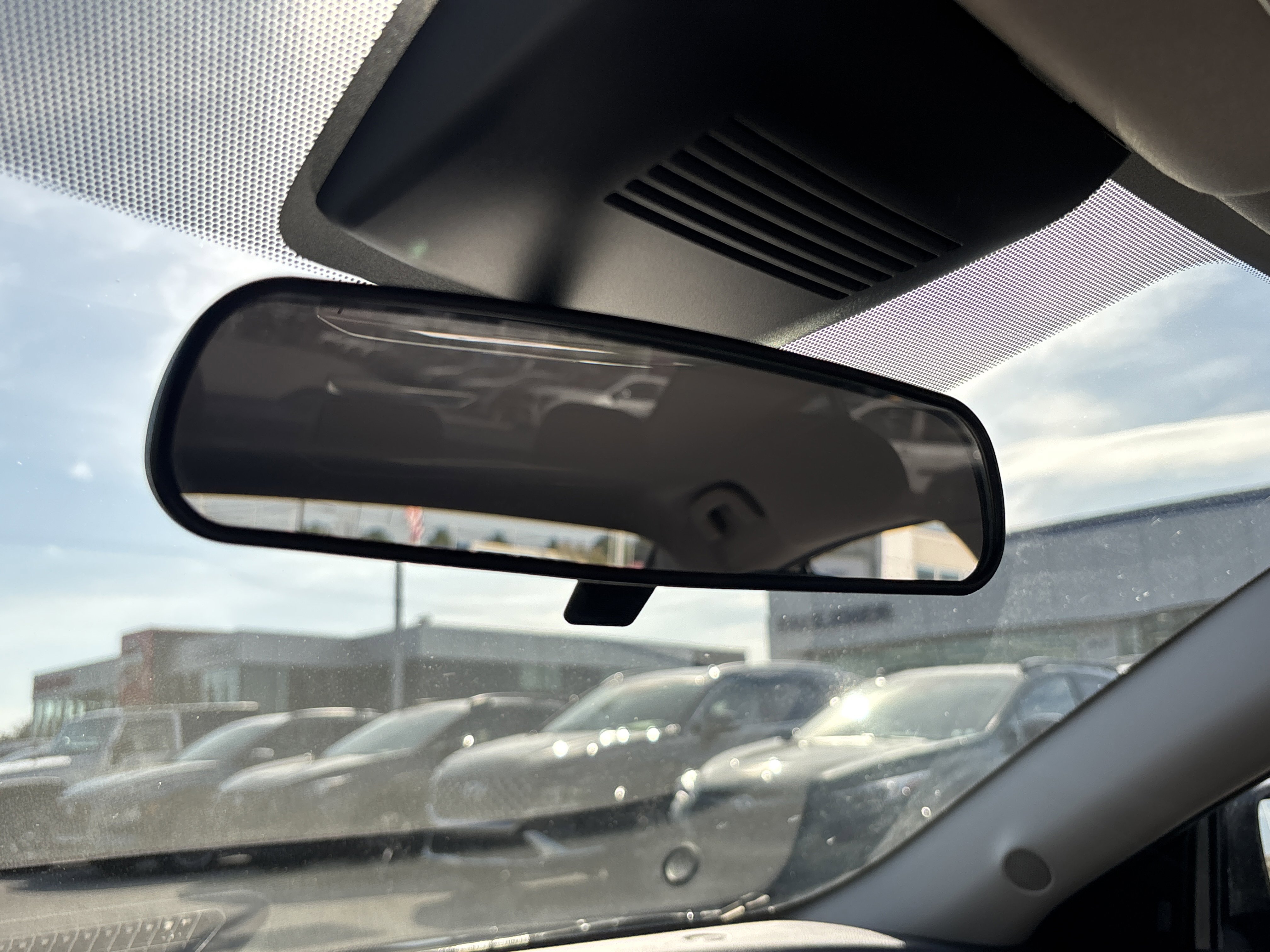 Used 2020 Nissan Sentra SV image 32