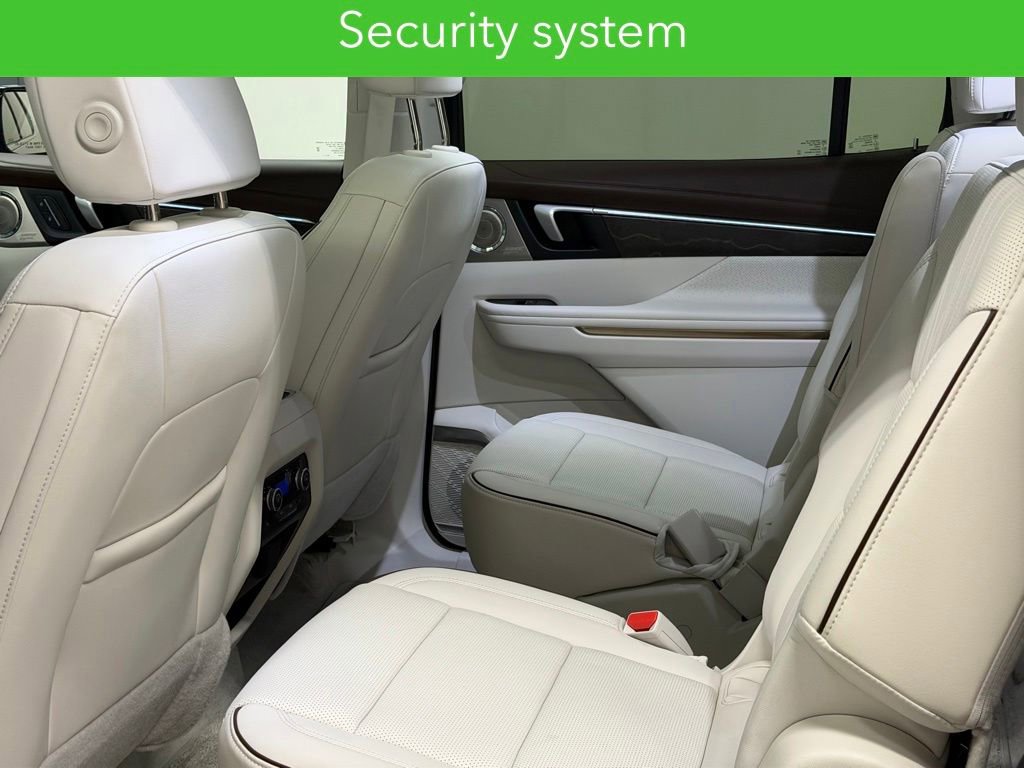 Certified 2025 Buick Enclave Avenir w/ Super Cruise Package FWD image 28
