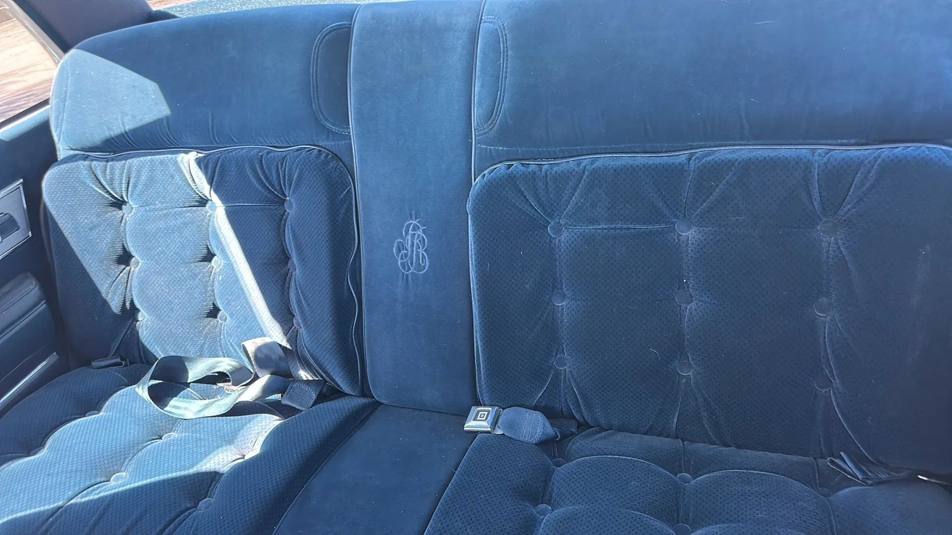 Used 1990 Oldsmobile 88 Royale Brougham FWD image 25