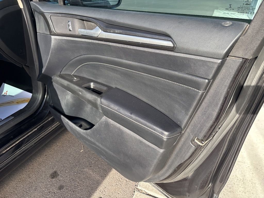 Used 2020 Ford Fusion Titanium FWD image 5