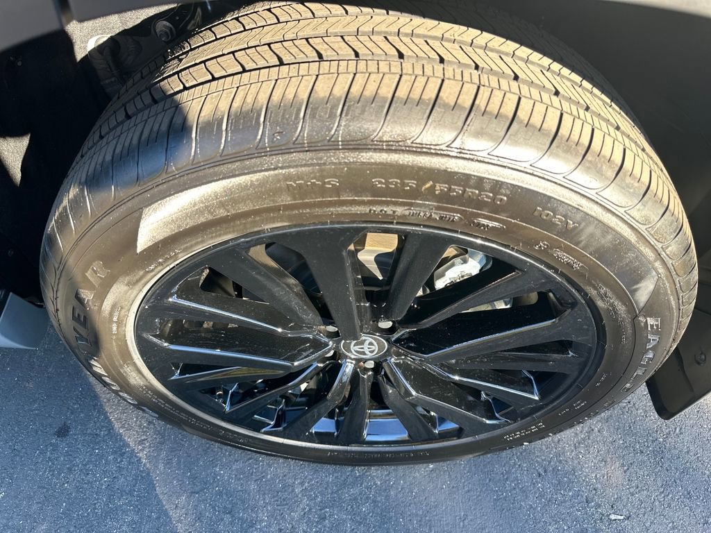 New 2025 Toyota Highlander XSE image 27