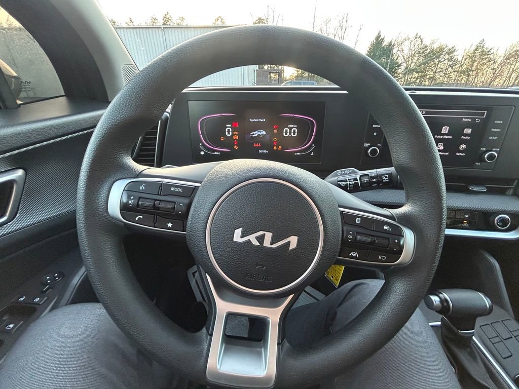 Used 2024 Kia Sportage LX image 23