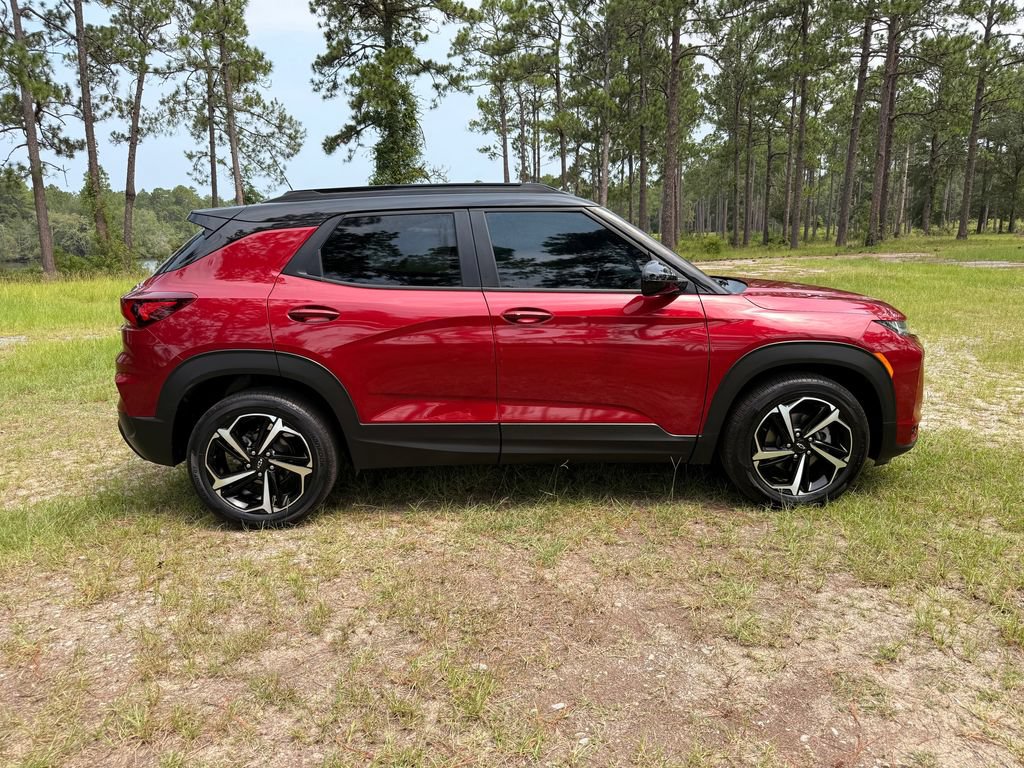 Used 2021 Chevrolet TrailBlazer RS w/ Technology Package FWD image 6