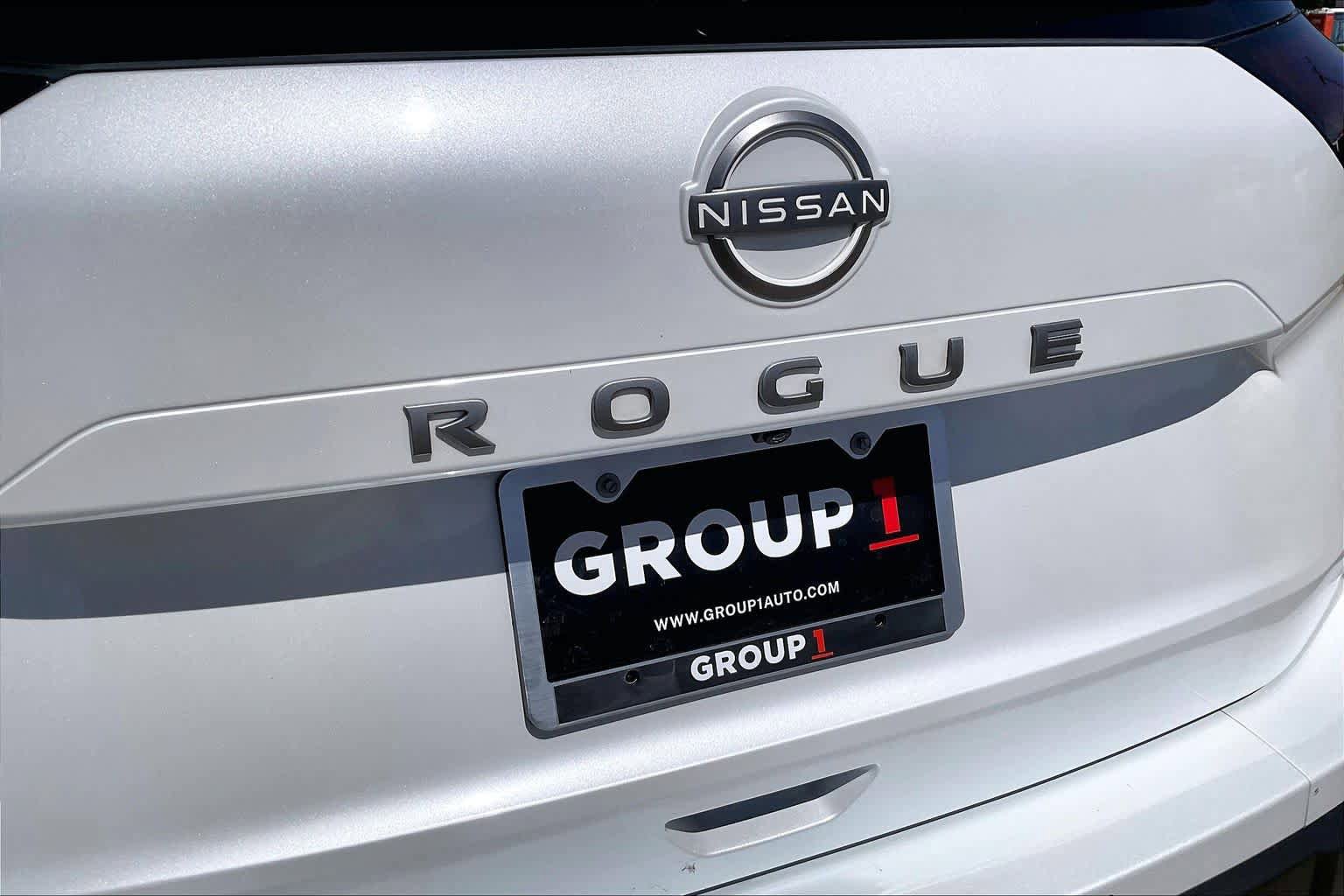 Used 2025 Nissan Rogue SV FWD image 29