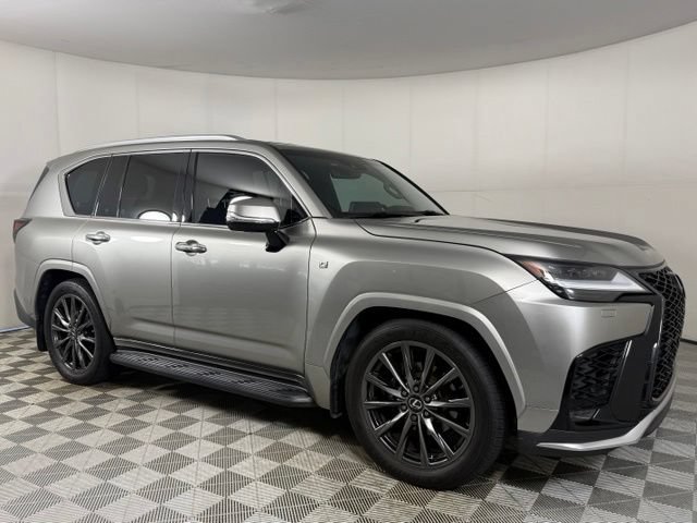 Used 2023 Lexus LX 600 F Sport w/ Accessory Package (Z1) AWD/4WD image 10