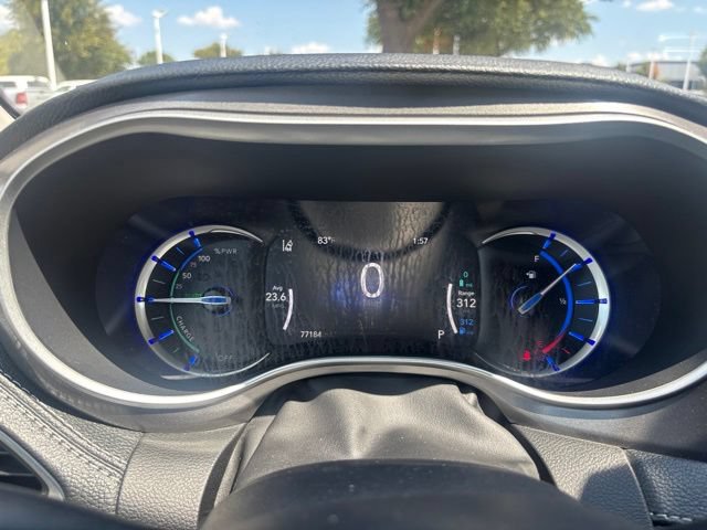 Used 2023 Chrysler Pacifica Touring-L FWD image 19