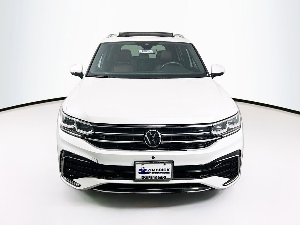 Used 2024 Volkswagen Tiguan SEL R-Line image 2