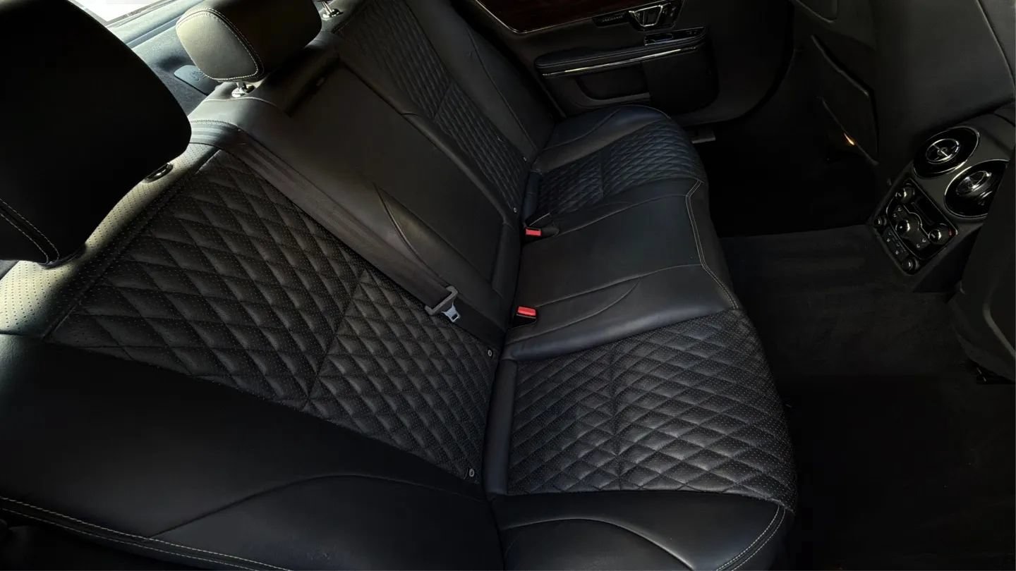 Used 2016 Jaguar XJ L Portfolio RWD image 21