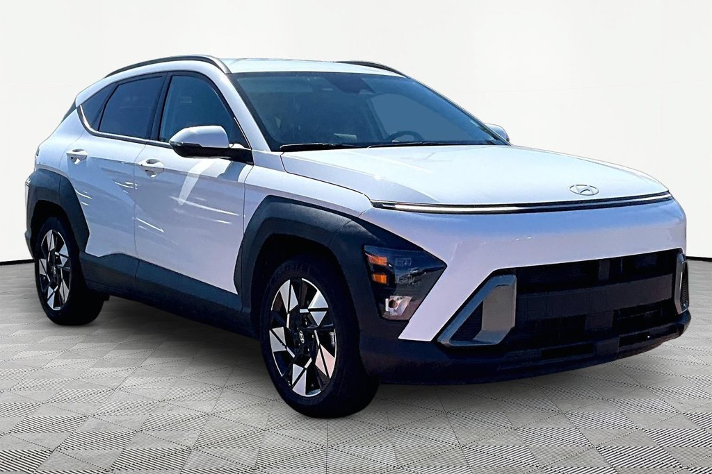 Certified 2025 Hyundai Kona SEL FWD image 6